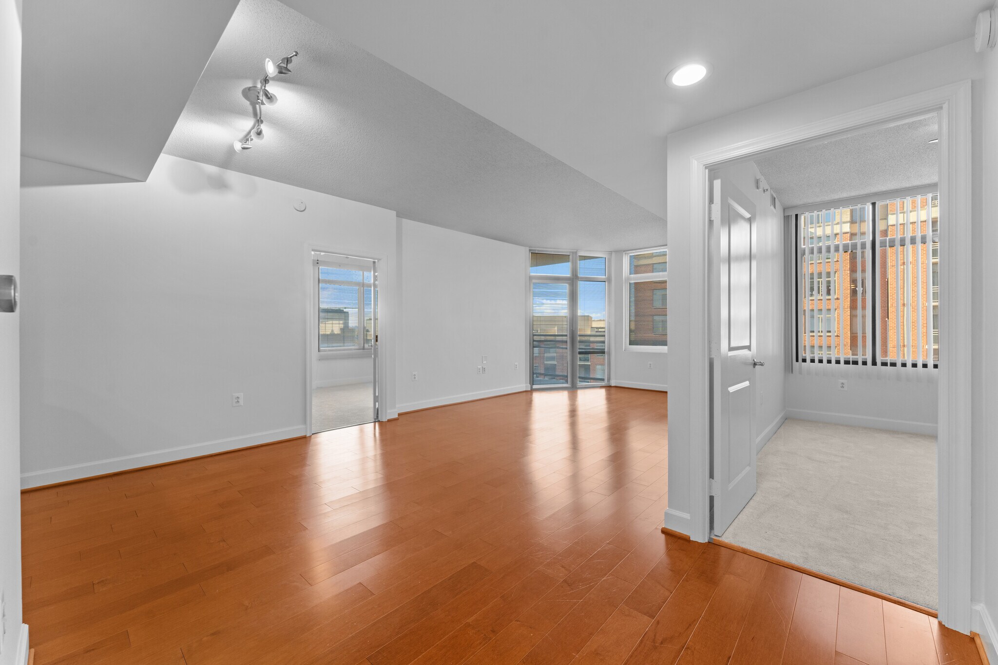 Building Photo - 3650 S Glebe Rd