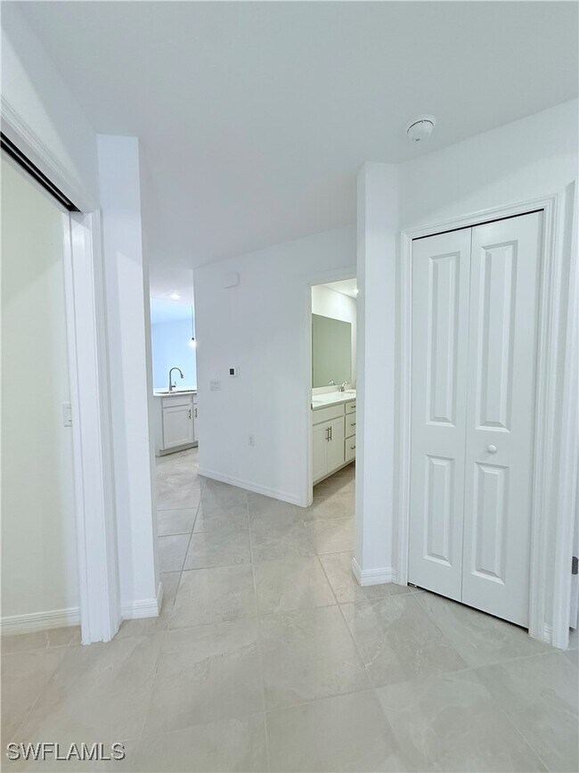 Building Photo - 14161 Heritage Landing Blvd