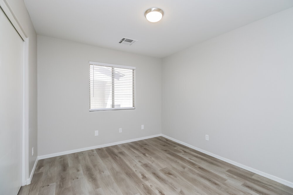 Building Photo - 41386 N Cambria Dr