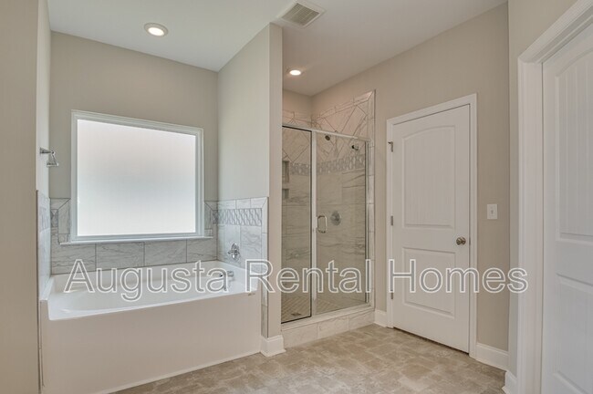 Building Photo - 1110 George W Crawford Dr