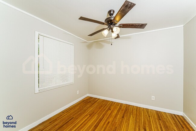 Building Photo - Discover this 3-bedroom, 1.5-bath home in Birmingham’s Spring Lake area!