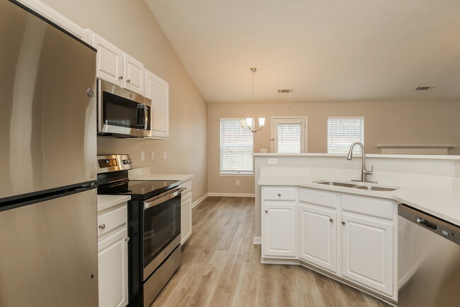 Building Photo - 765 Baskins Cir