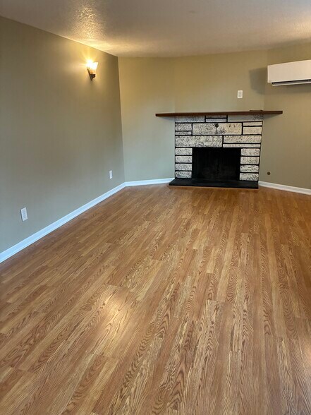 Building Photo - 5508 SE Harold St