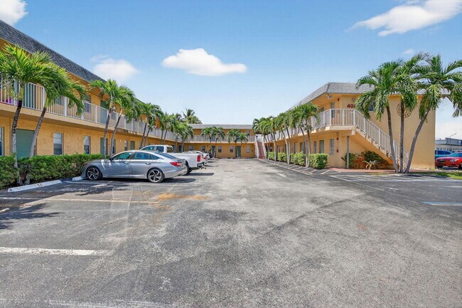 Building Photo - 4081 N Dixie Hwy