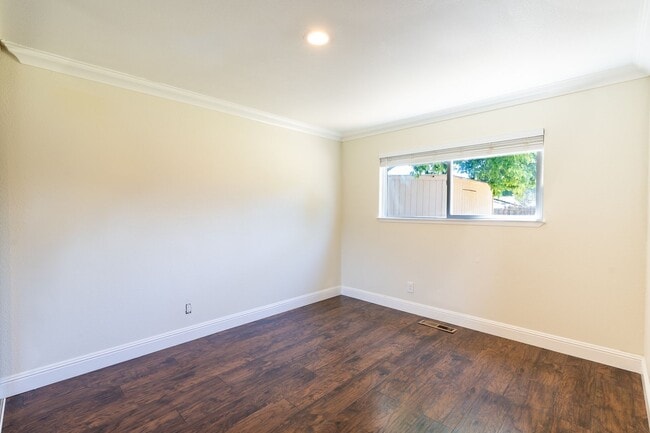 Building Photo - Lovely 4 bedroom home in Morgan Hill!