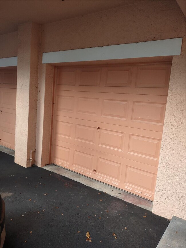 Building Photo - 2404 Belmont Ln