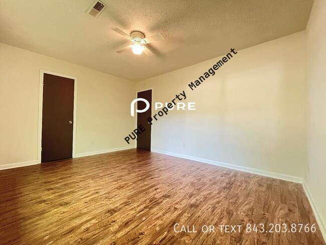 Building Photo - 105 Scaup Ct
