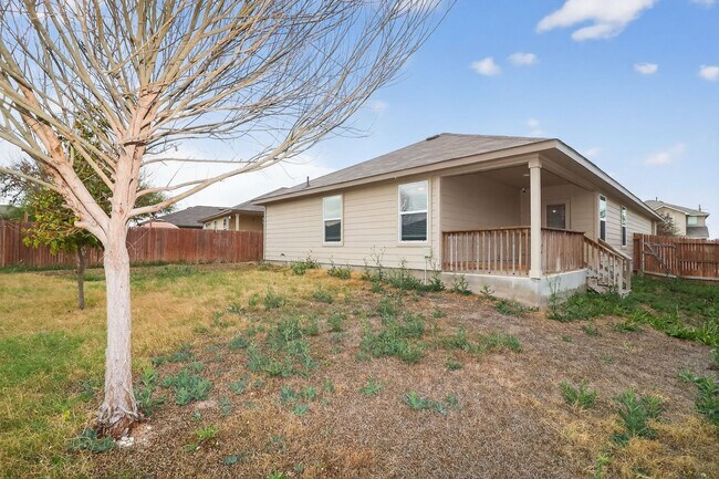 Building Photo - Modern 3BR Home w/ Open Floor Plan in Growing San Antonio Area