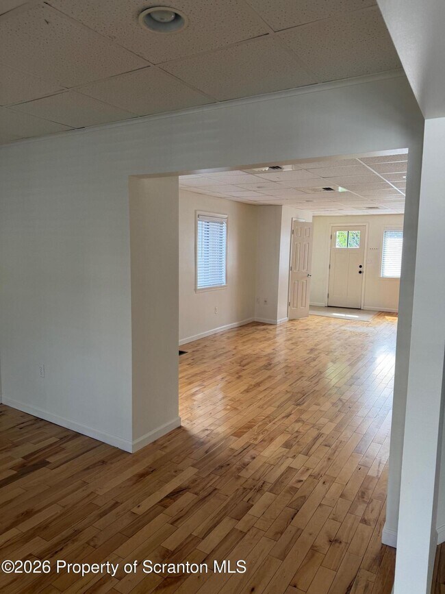 Building Photo - 442 Larch St