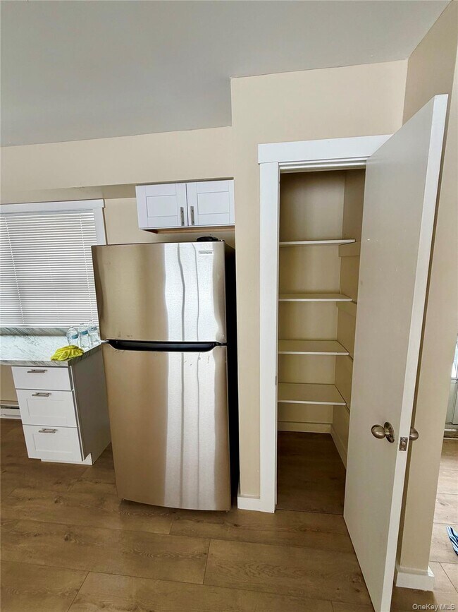 Building Photo - 11 Kathleen Ct