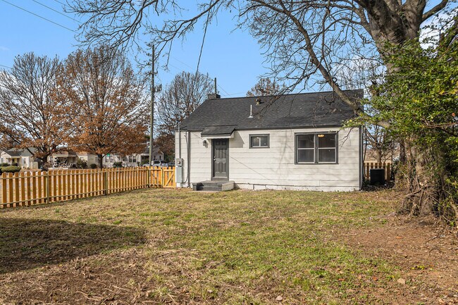 Building Photo - 701 9th Ave S