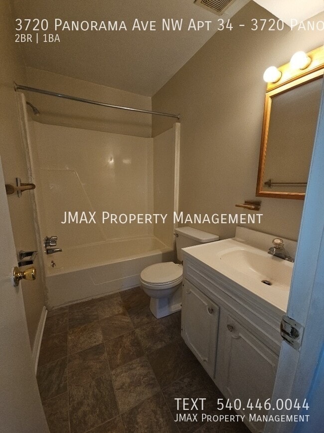 Building Photo - 3720 Panorama Ave NW