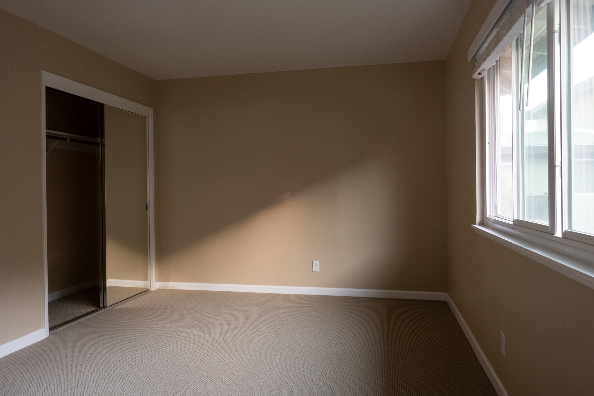 Bedroom 2 - 2525 Sir Francis Drake Blvd