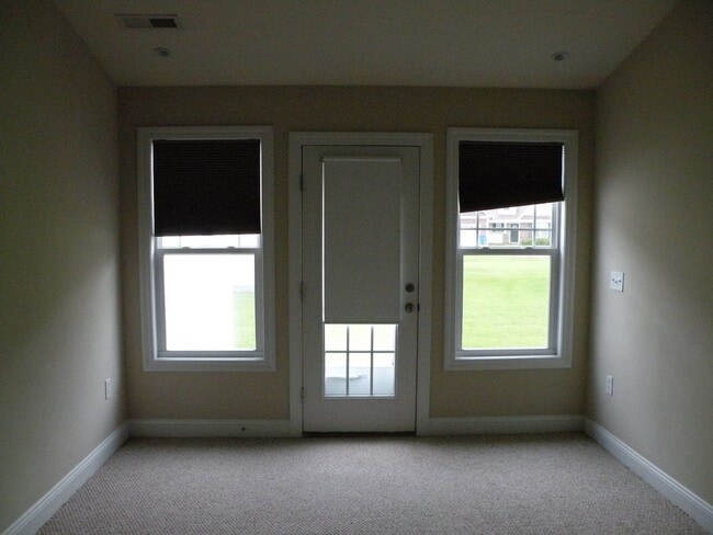 Building Photo - Beautiful Duplex Home near Cherry Point