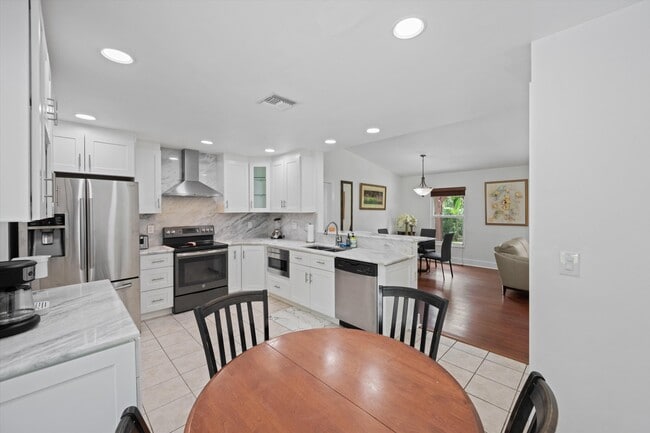 Building Photo - 14122 Citrus Dr