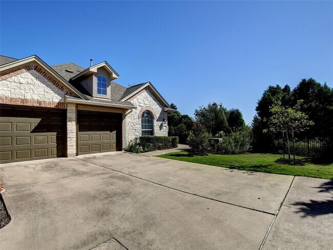 Building Photo - 102 Aria Dr