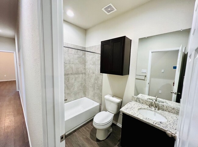 Building Photo - 3/2 Navarro ISD in Seguin