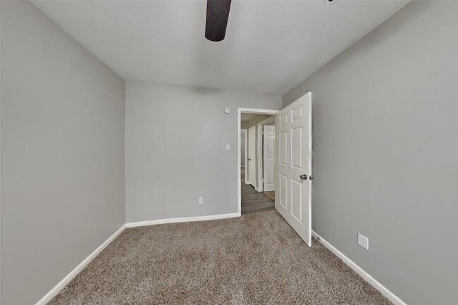 Building Photo - 16915 Tranquil Dr