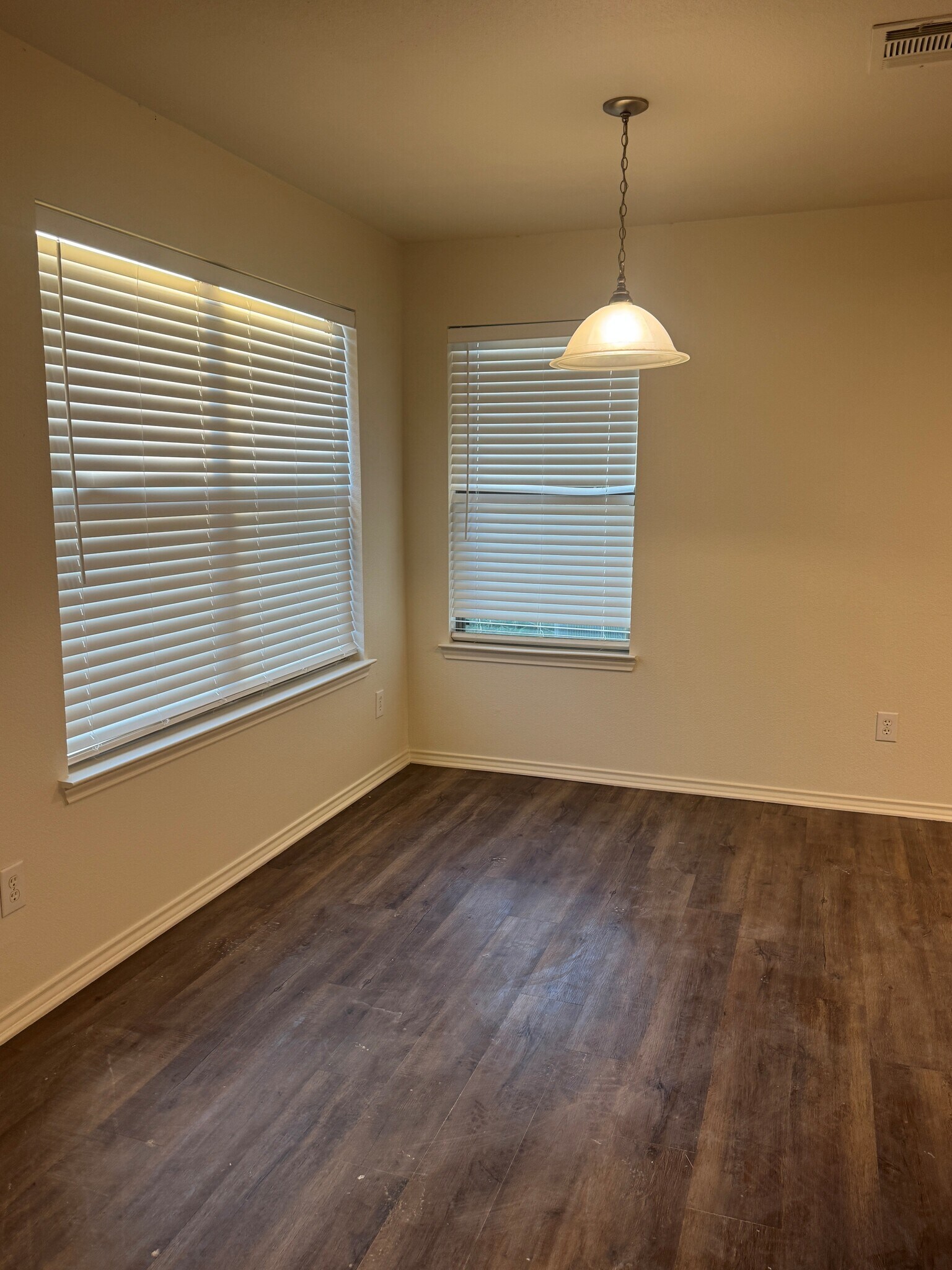 Building Photo - 8411 Sunset Canyon Dr