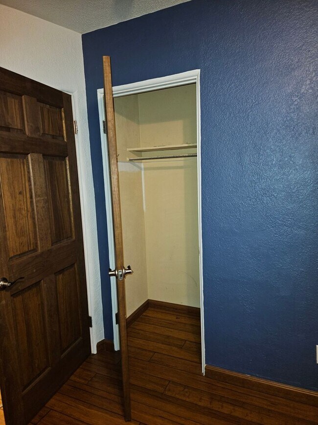 Building Photo - BEAUTIFUL 4 BEDROOM 2 BATH HOME IN THE BEA...