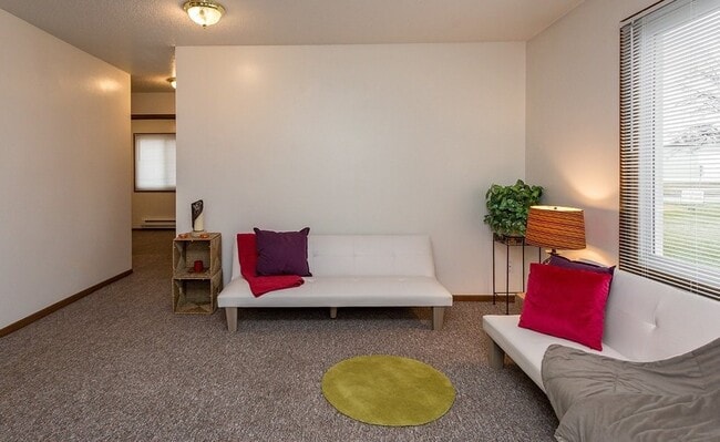 Building Photo - 225 Sugar Creek Ln