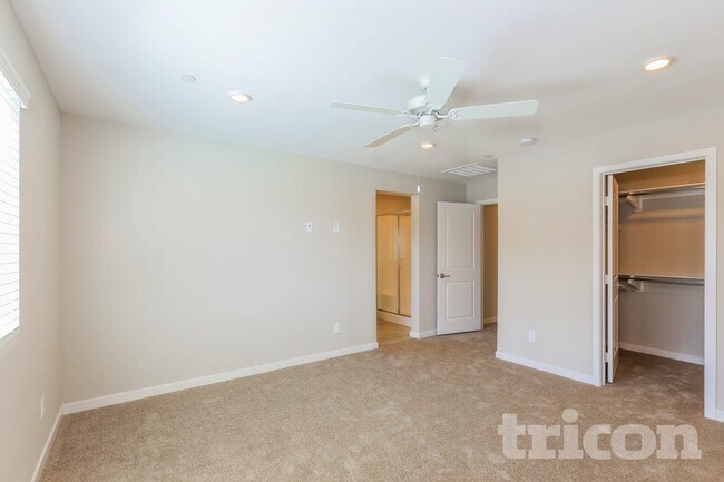 Building Photo - 31647 Hans Dr