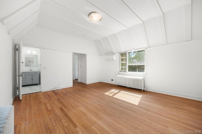 Building Photo - 2 Byworth Rd