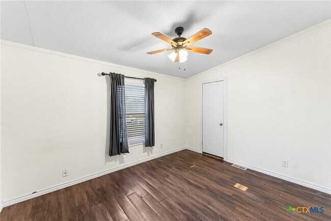 Building Photo - 2676 Pahmeyer Rd