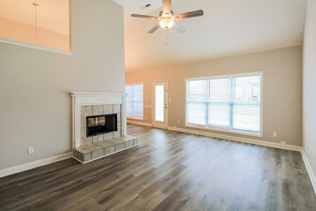 Building Photo - 705 Riata Ct