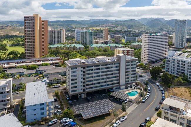Building Photo - 2 Bed / 1 Bath 1 Parking , Community Pool , Electricity, Water, Sewer & Gas Included, Secured Bui...