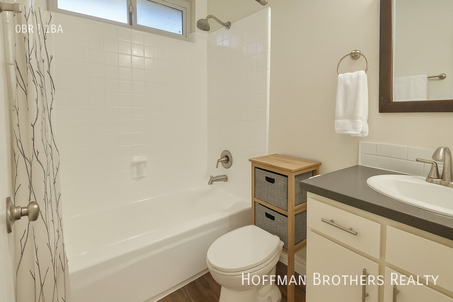 Building Photo - 140 N Hoover St