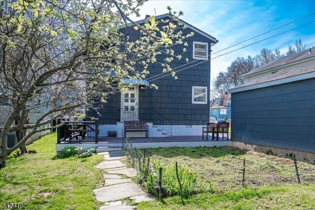 Building Photo - 52 Johnson Ave