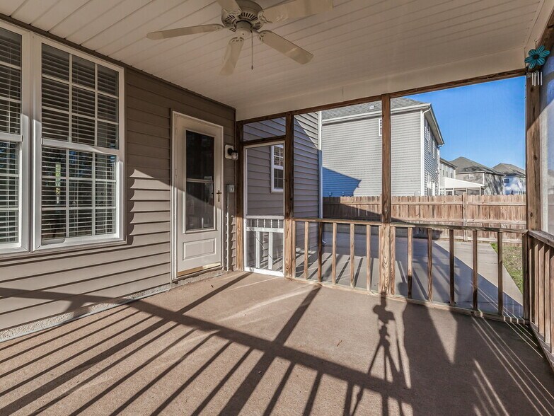 Building Photo - 384 Collinsworth Dr