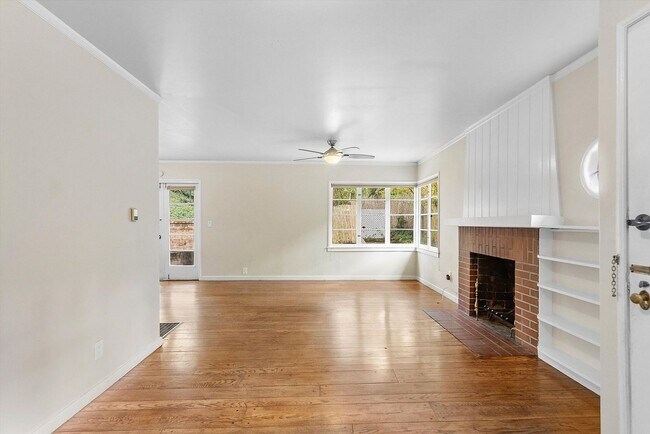 Building Photo - 6172 Moraga Ave