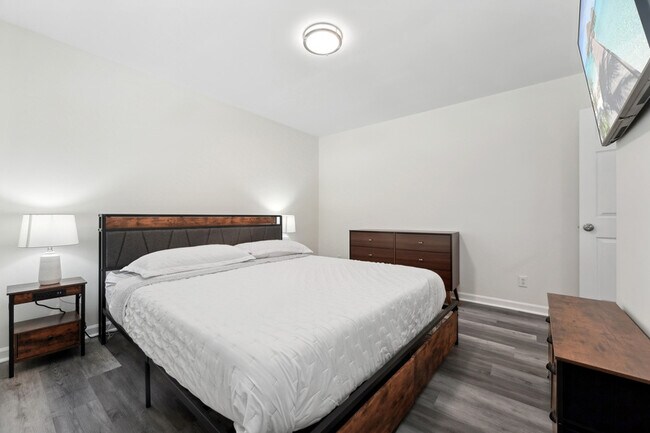 Building Photo - 214 Bridgefield Pl