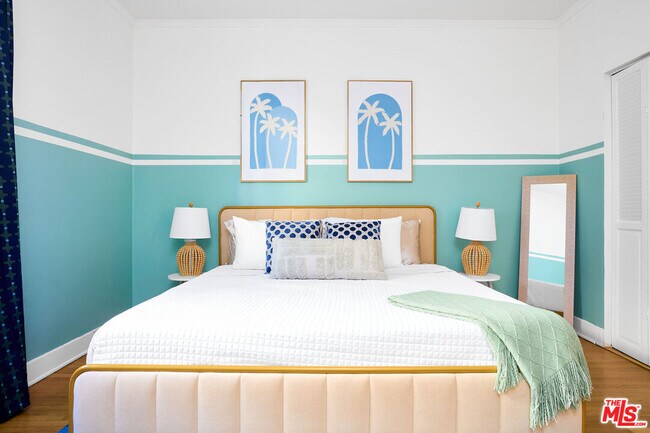 Building Photo - 818 Palms Blvd