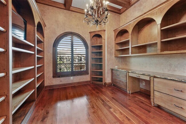 Building Photo - 12375 Tramonto Dr