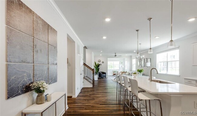 Building Photo - 5649 Rohan Pl