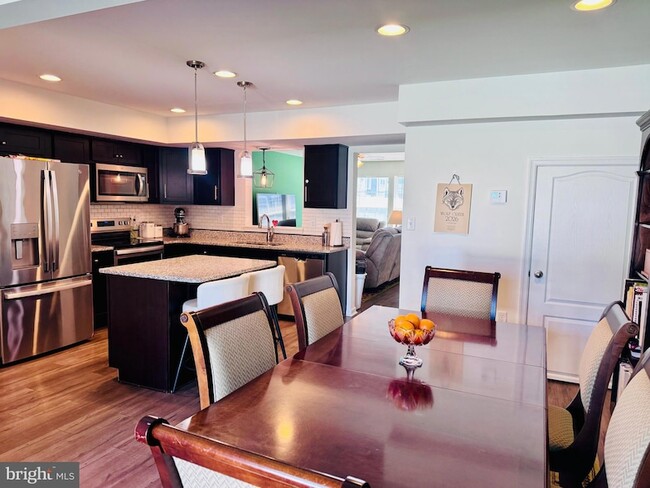 Building Photo - 576 Thumper Dr