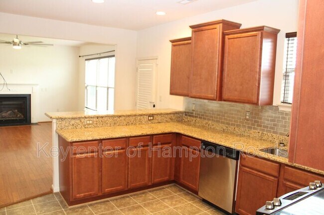 Building Photo - 3901 Grand Isle Dr