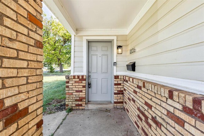 Building Photo - 1006 SE 51st St