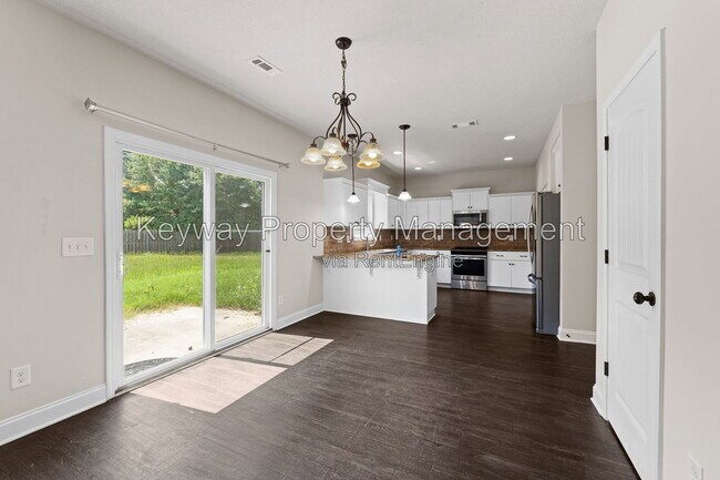 Building Photo - 135 Beallwood Dr