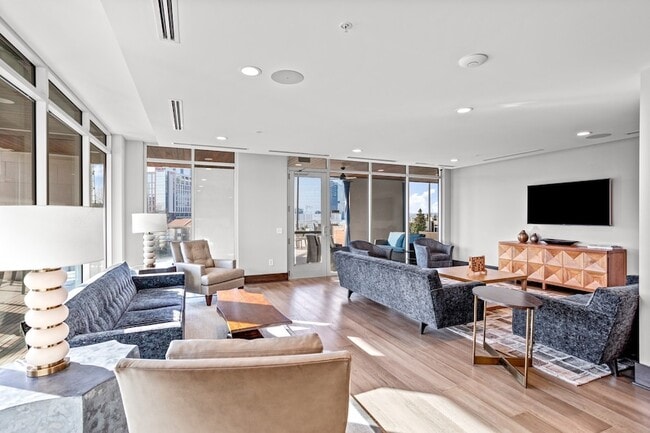 Building Photo - 20 Rutledge St