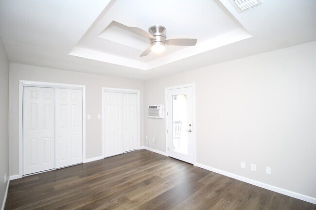 Building Photo - Waterfront Living Nearby – 2/2 Townhouse w...