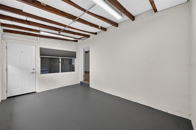 Building Photo - 1317 Cloverlawn Ave