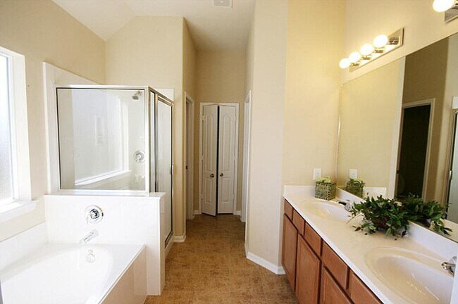 Building Photo - 24547 Foxberry Glen Ln