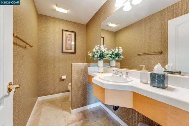 Building Photo - 1105 Peacock Creek Dr