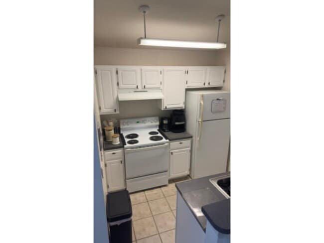 Building Photo - 1 bed 1 bath condo at The Hamptons @ Metro West ($950 security deposit)