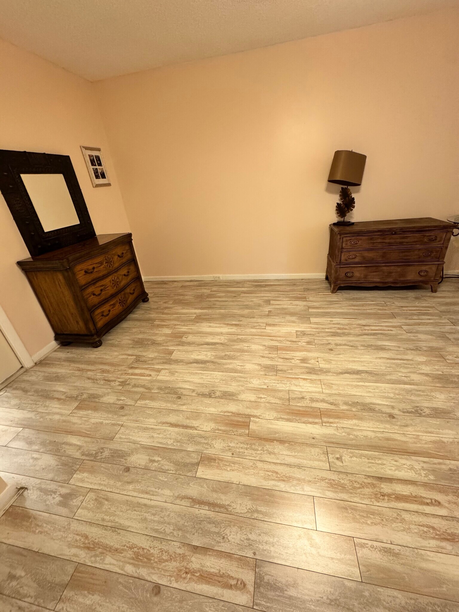 Building Photo - 4007 Yarmouth a