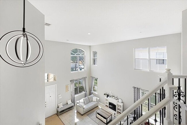 Building Photo - 2316 SW 127th Ave